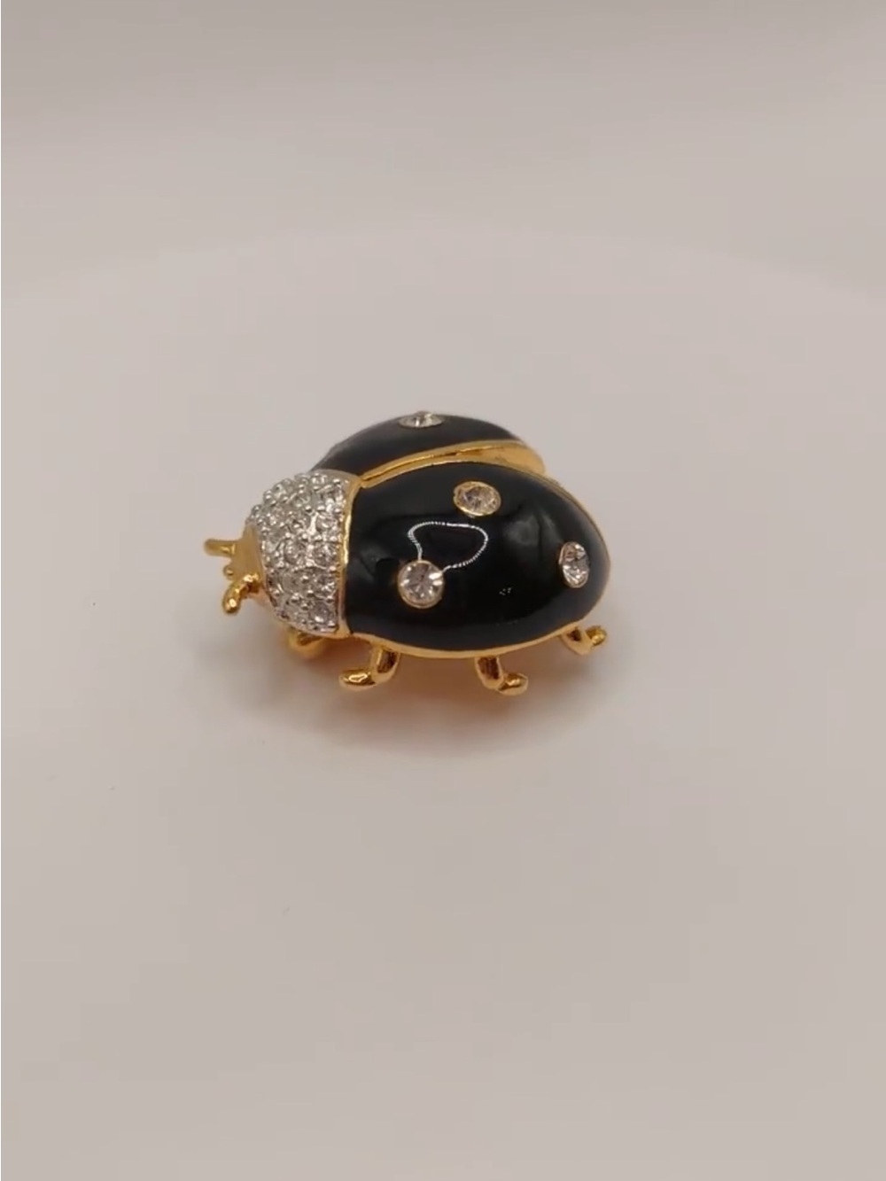 JOAN RIVERS Gold-Tone Black Enamel Pave Rhinestones Ladybug Vintage Brooch Pin - Picture 2 of 6